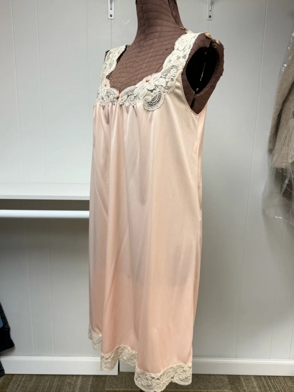 Vintage Classic Lace Trim Nightgown Lightweight Pink - Picture 8 of 13